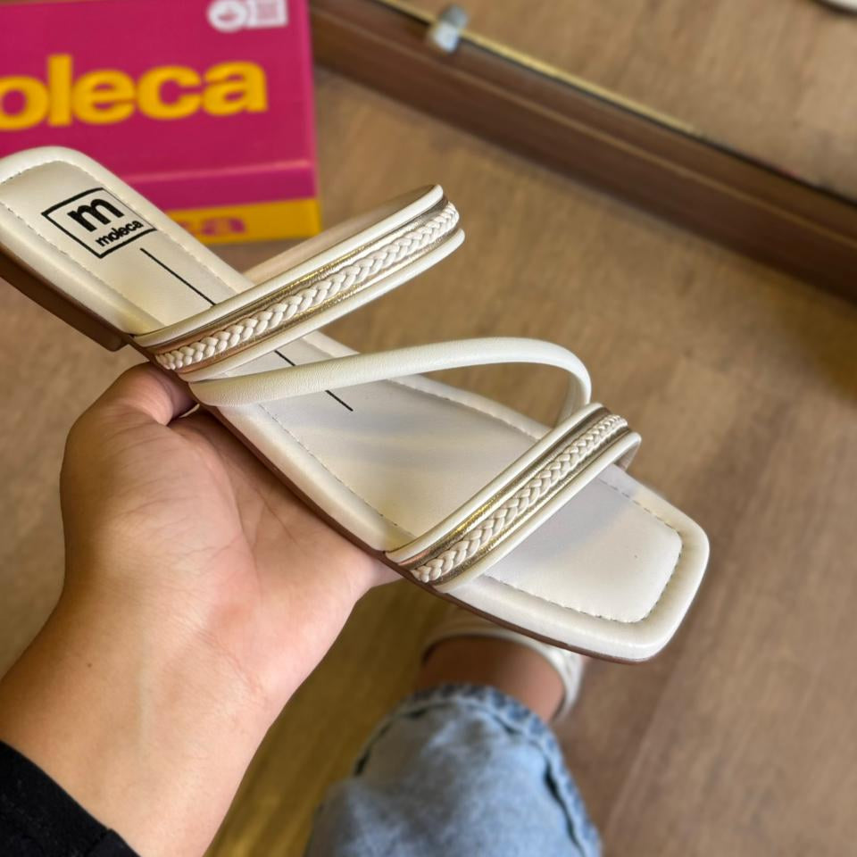 Sandália Moleca Rasteira Duas Tiras Brilhosas 5462.142