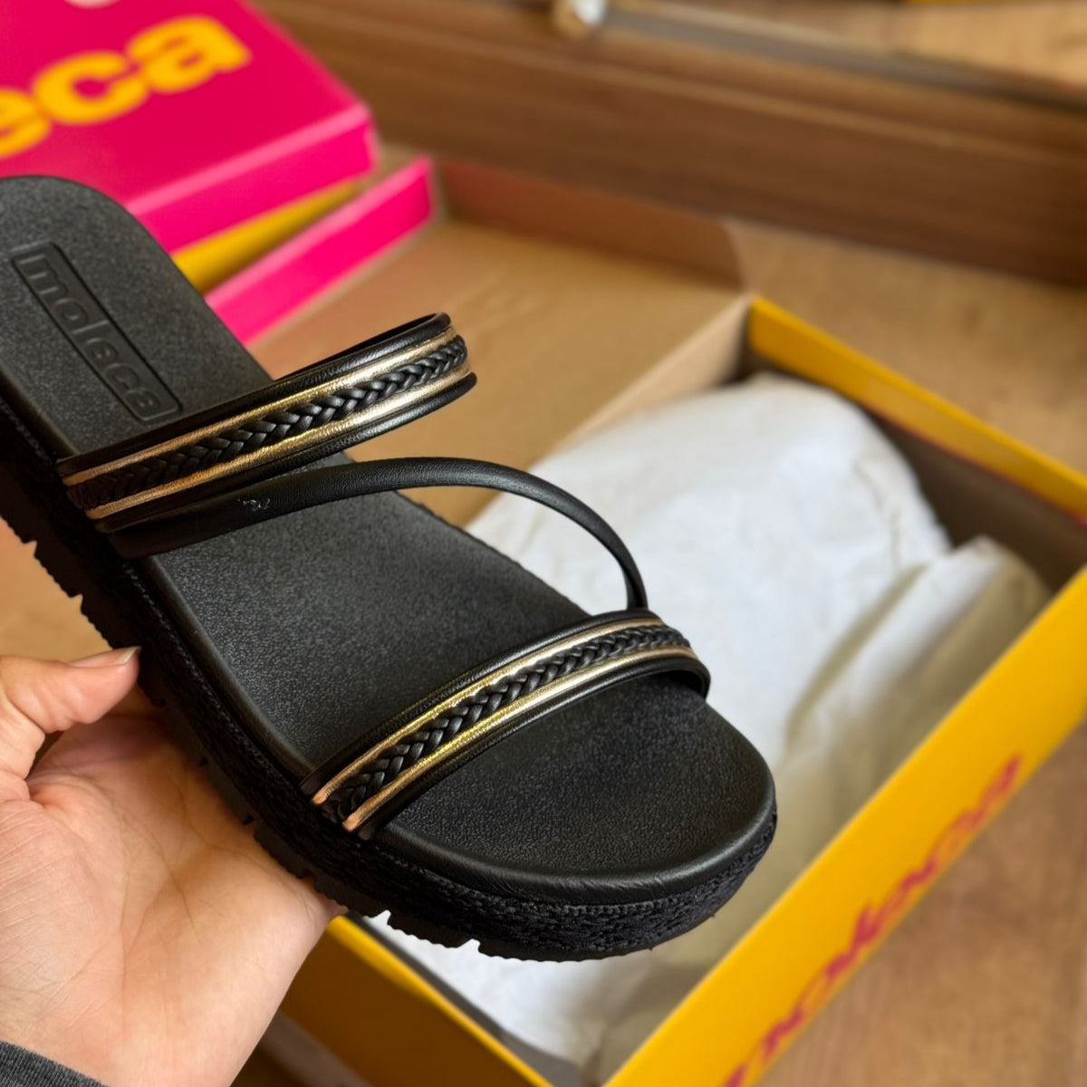 Sandália Moleca Tiras Dourado 5539.105