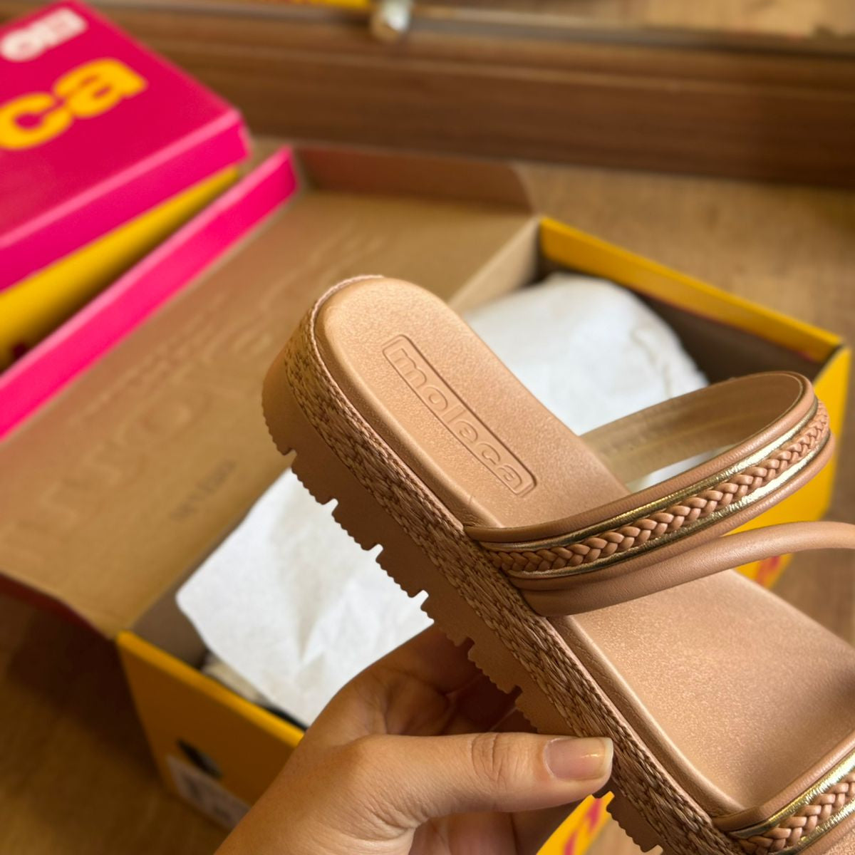 Sandália Moleca Tiras Dourado 5539.105