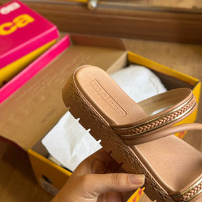 Sandália Moleca Tiras Dourado 5539.105