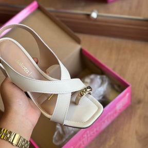 Sandália Dakota Salto Bloco Detalhe Dourado no Dedo Y9152