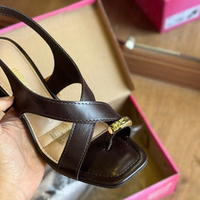 Sandália Dakota Salto Bloco Detalhe Dourado no Dedo Y9152