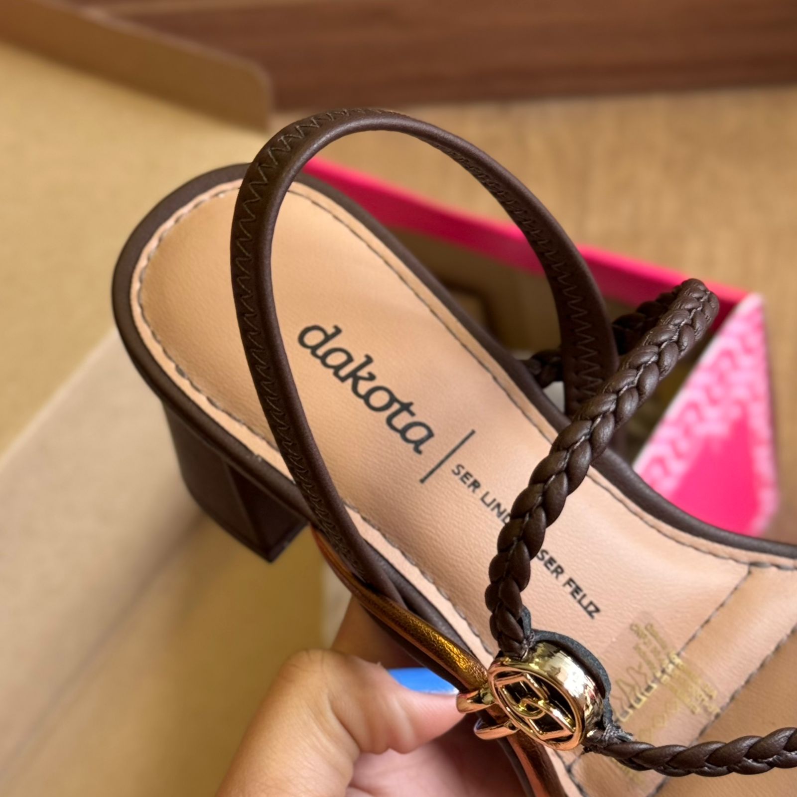 Sandália Dakota de Salto Bloco Tiras Entrelaçadas Y9371