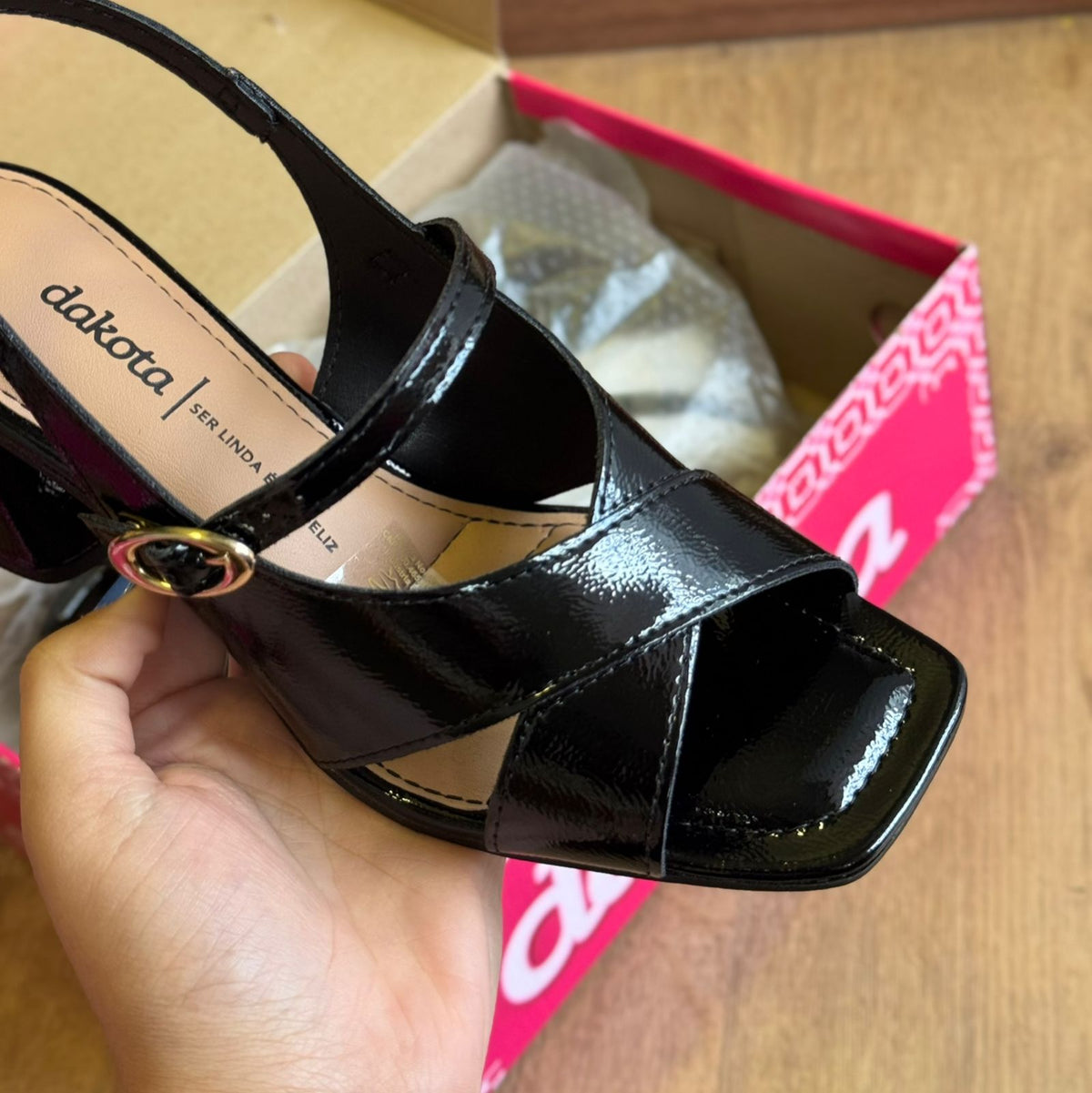 Sandália Dakota de Salto Bloco Tiras Cruzadas Y9201