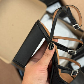 Sandália de Salto Vizzano Tiras Soltas 6551.104