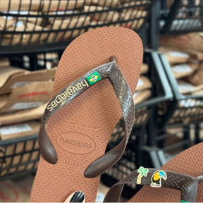 Havaianas Brasil Logo + Pin Tucano e Coqueiro