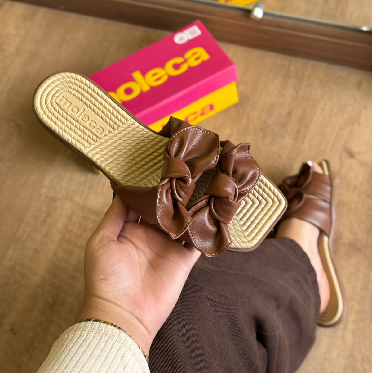 Sandália Rasteira Moleca Dois Laços 5558.104