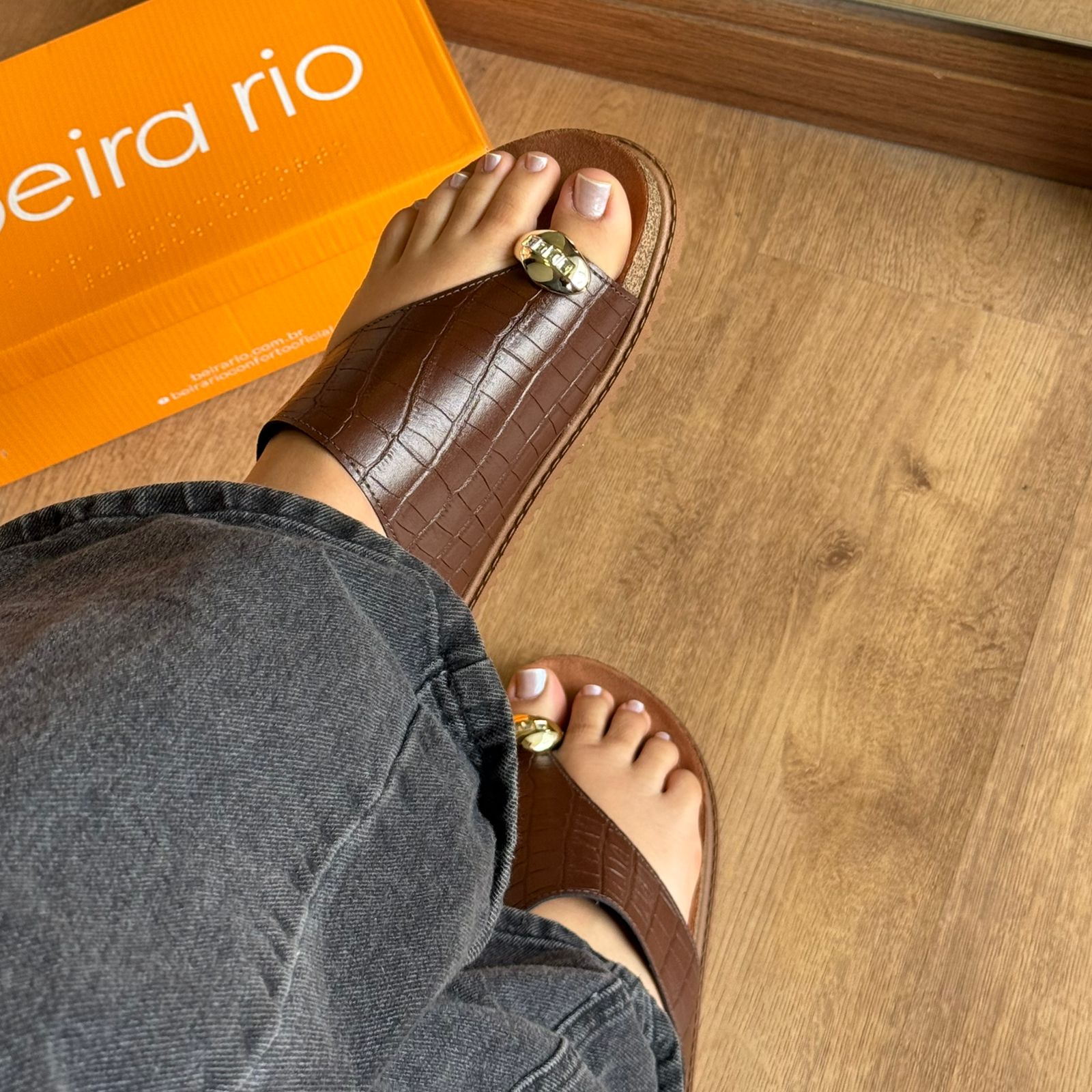 Sandália Couro Croco Detalhe Dourado Beira Rio 8524.110.30630