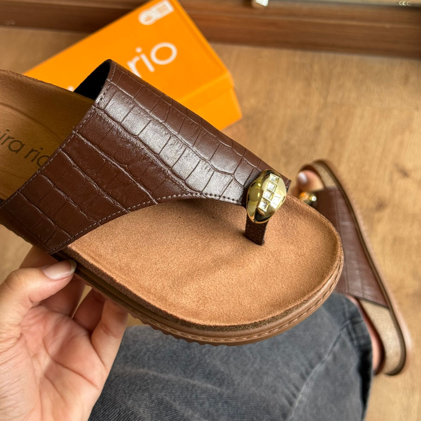 Sandália Couro Croco Detalhe Dourado Beira Rio 8524.110.30630