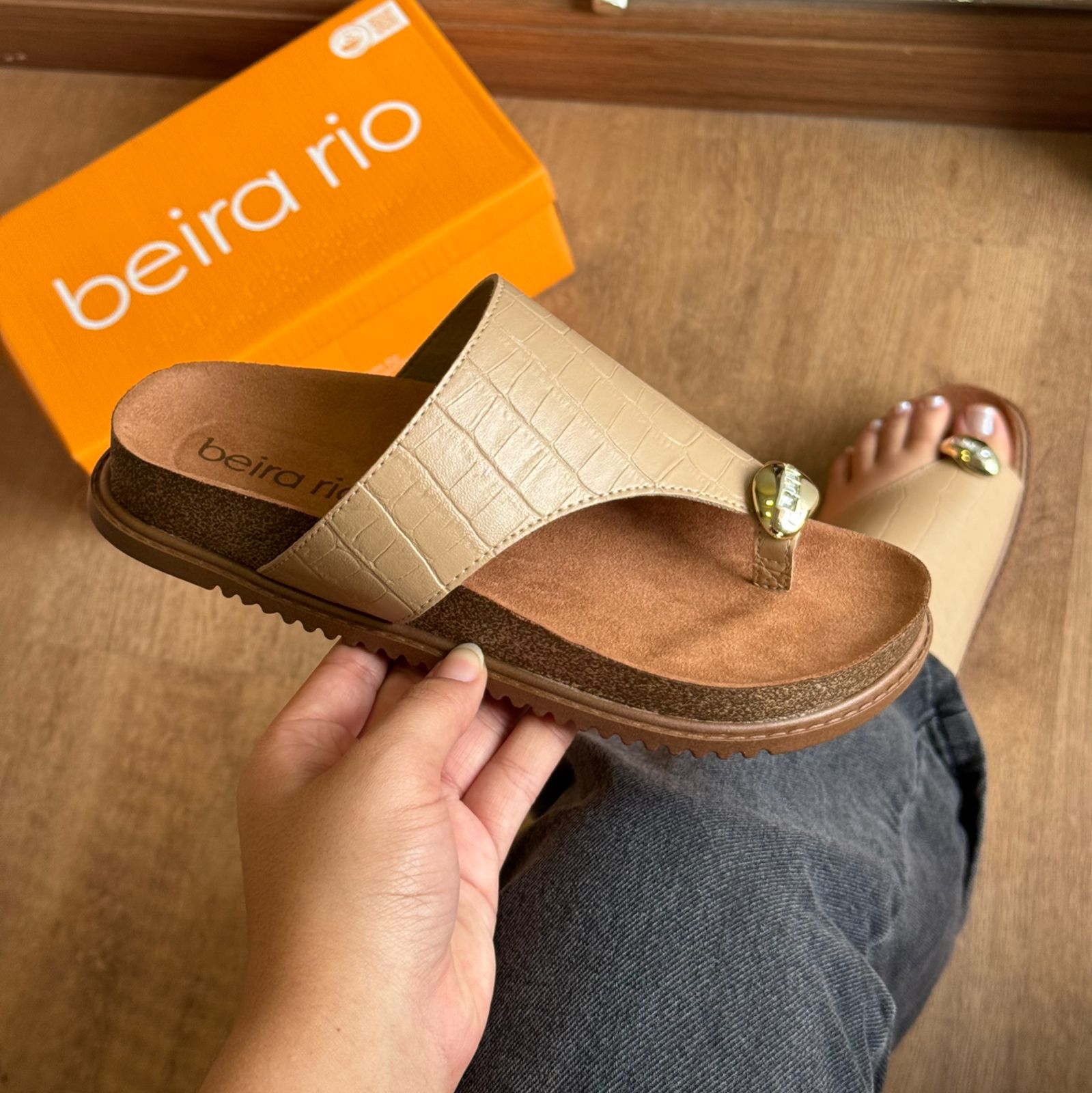 Sandália Couro Croco Detalhe Dourado Beira Rio 8524.110.30630