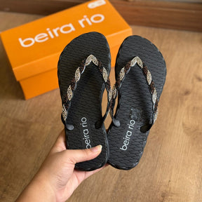 Chinelo de Dedo com Strass Beira Rio 8557.109