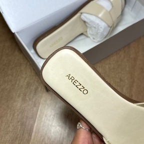 Rasteira Arezzo Couro Bico Quadrado Tiras A131570001