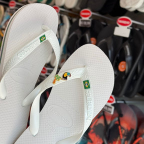 Havaianas Brasil + Pin Tucano e Coqueiro