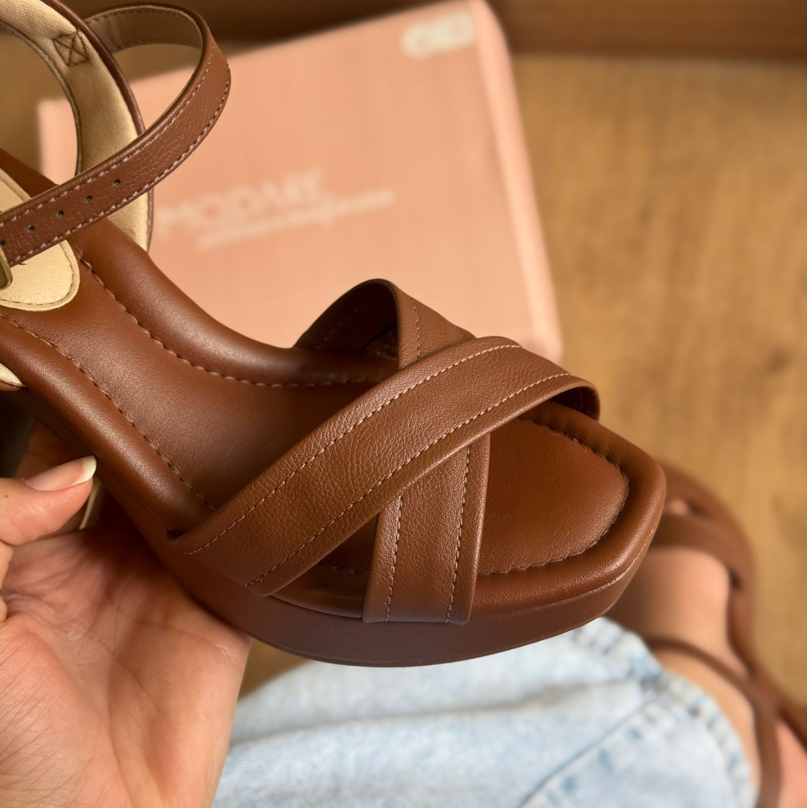 Sandália Modare Salto Bloco Tiras Cruzadas 7203.110