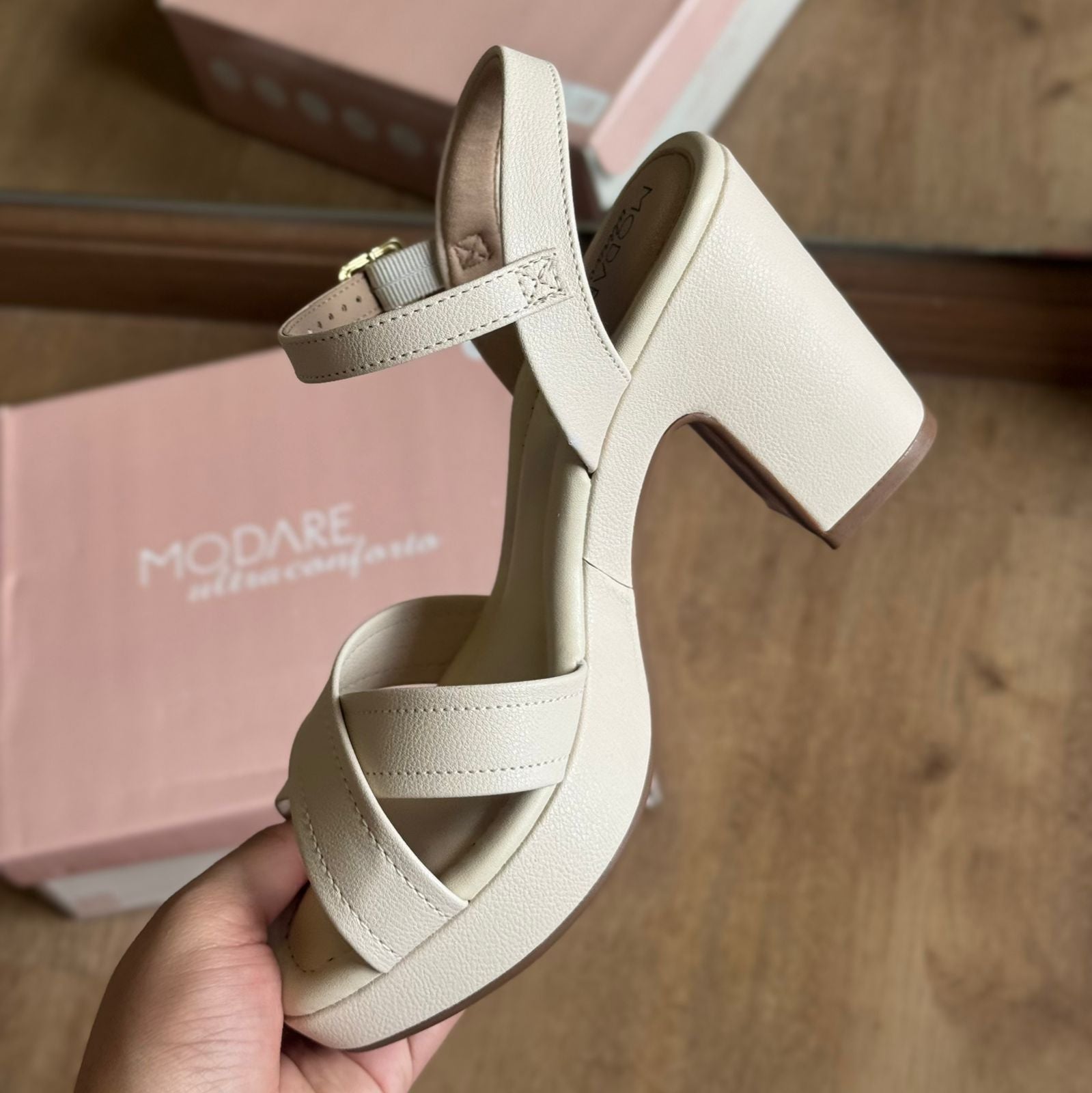 Sandália Modare Salto Bloco Tiras Cruzadas 7203.110