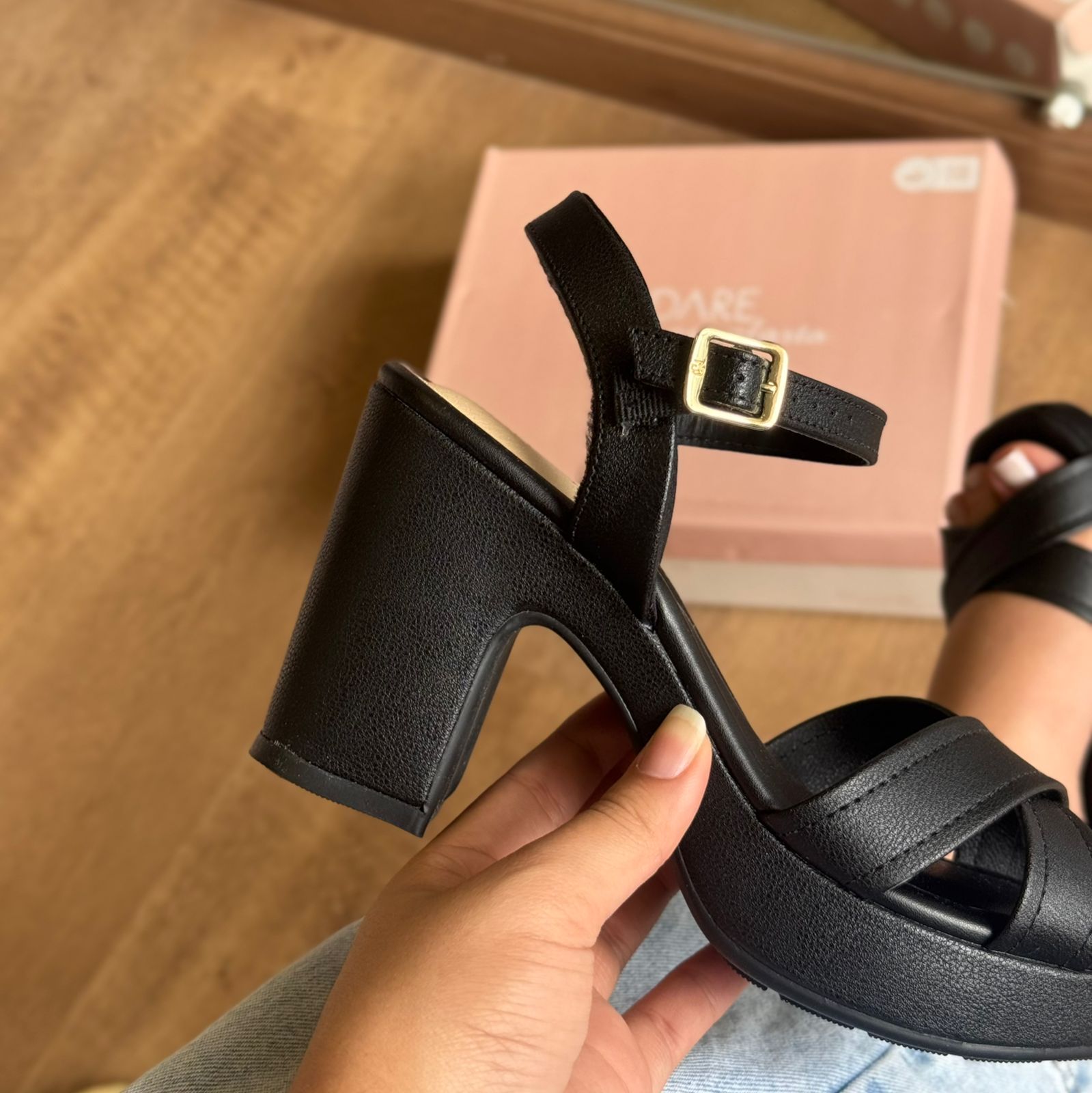 Sandália Modare Salto Bloco Tiras Cruzadas 7203.110