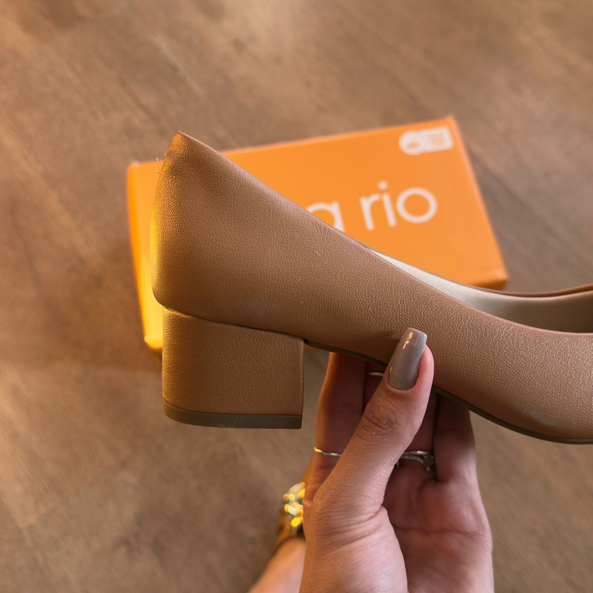 Sandália Beira Rio Salto Baixo Detalhe Dourado 4182.232