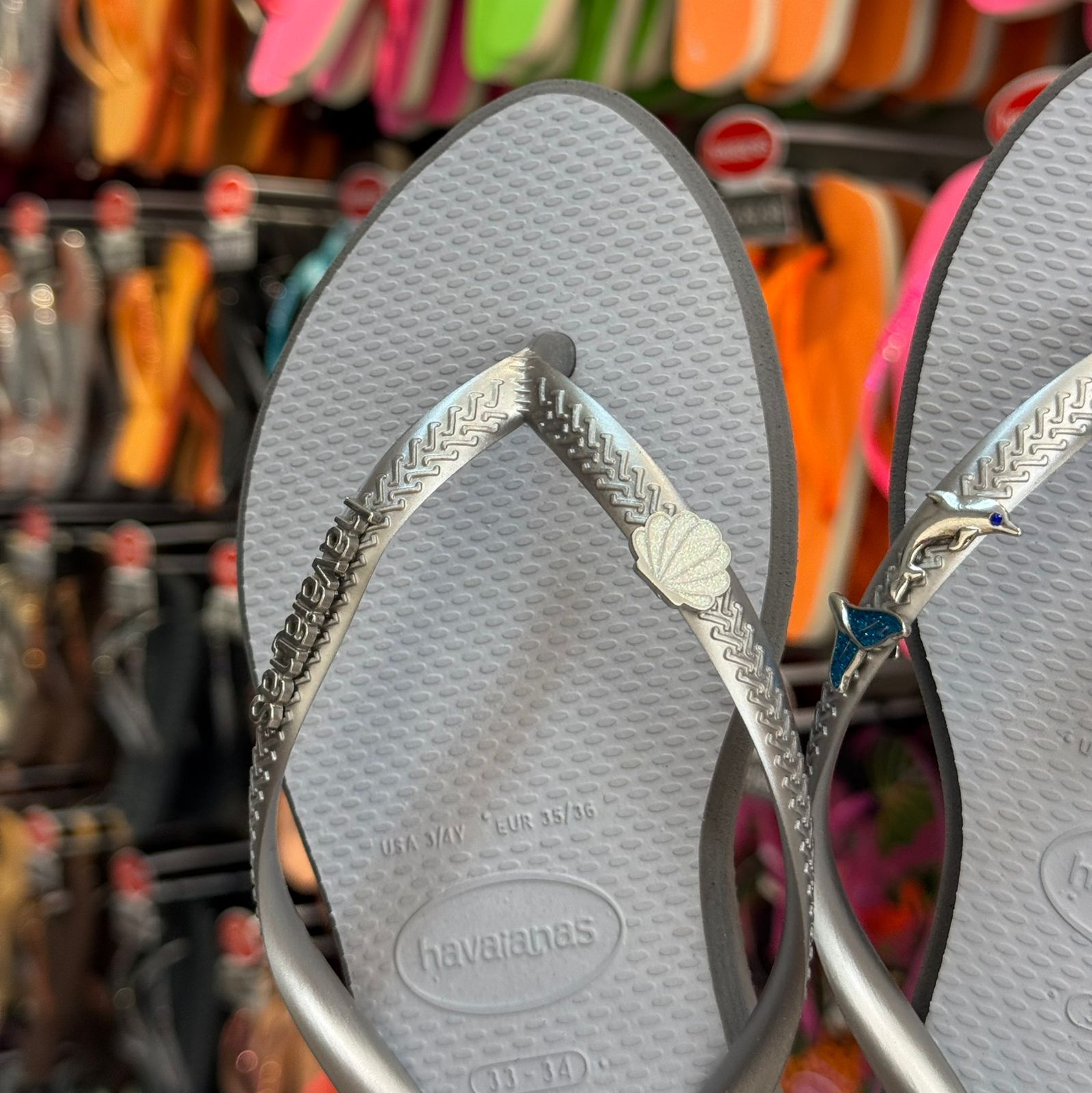 Havaianas Slim Point + Pin Concha, Sereia, Golfinho