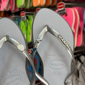 Havaianas Slim Point + Pin Concha, Sereia, Golfinho