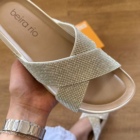 Sandália Beira Rio Rasteira Tiras Cruzadas Brilhosas 8542.104