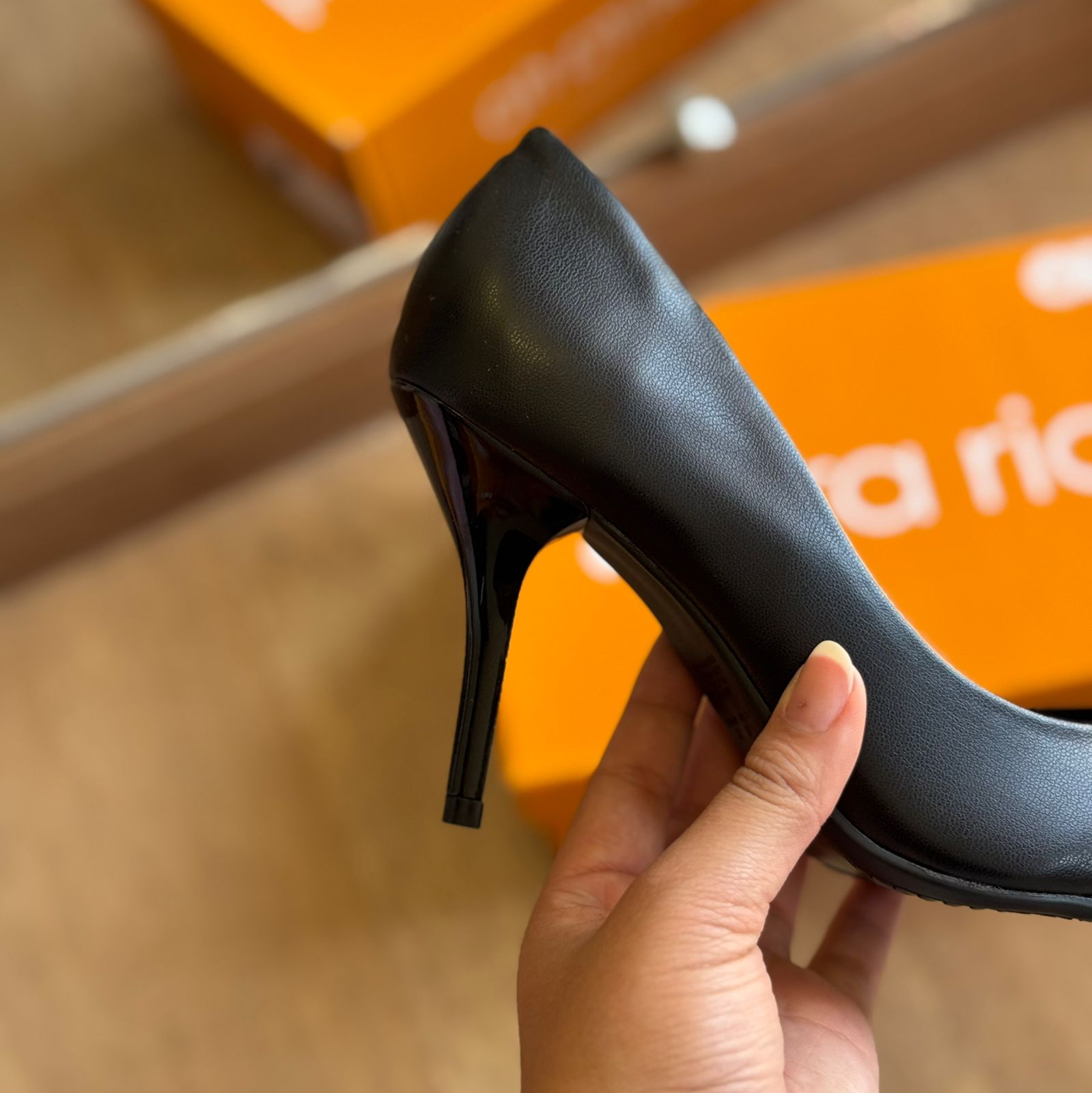 Scarpin Beira Rio Detalhe Dourado 4122.1494