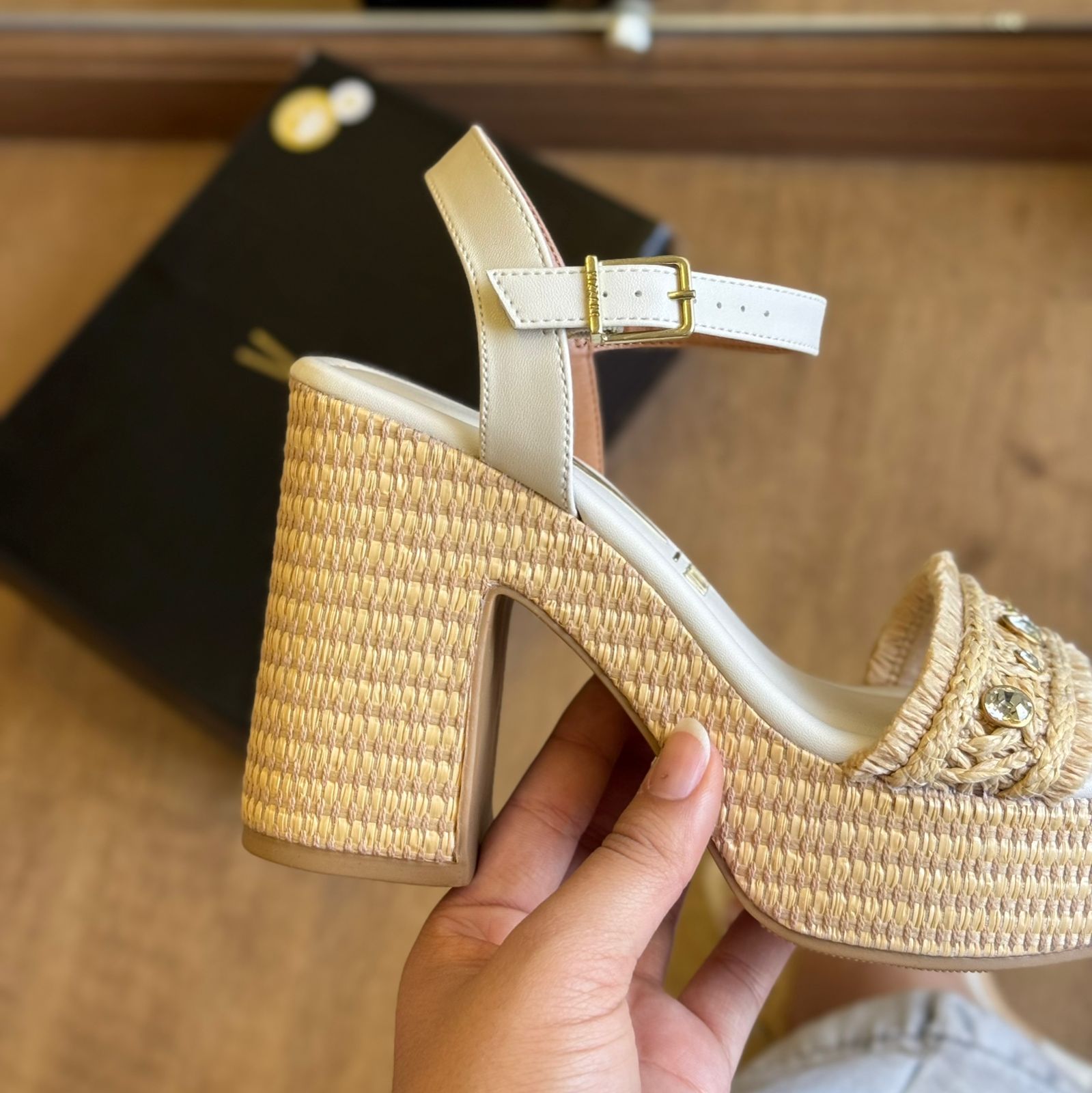 Sandália Vizzano Detalhe Em Palha 6541.112