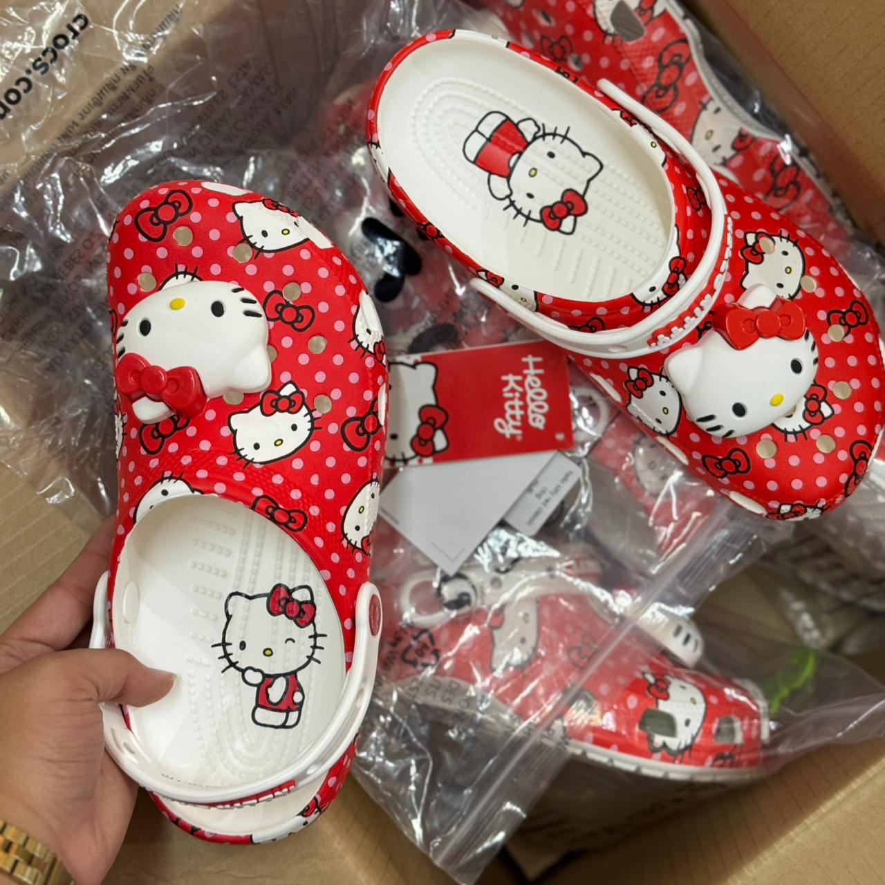 Crocs Hello Kitty Classic Clog