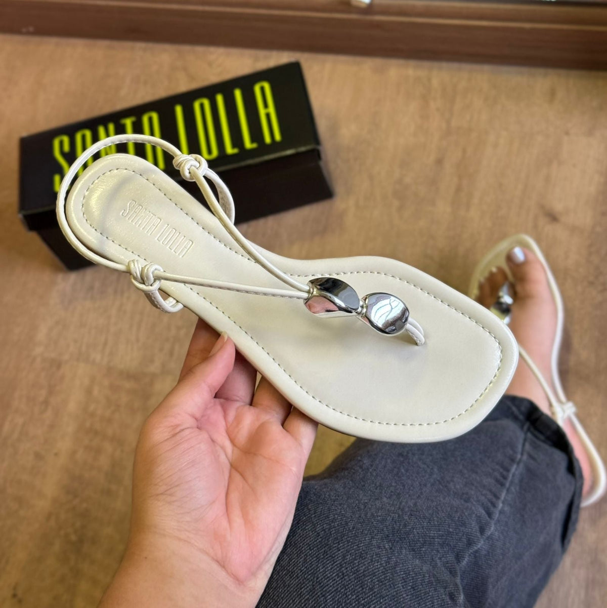 Sandália Santa Lolla Rasteira Napa Madri 01F7.5697.0A54