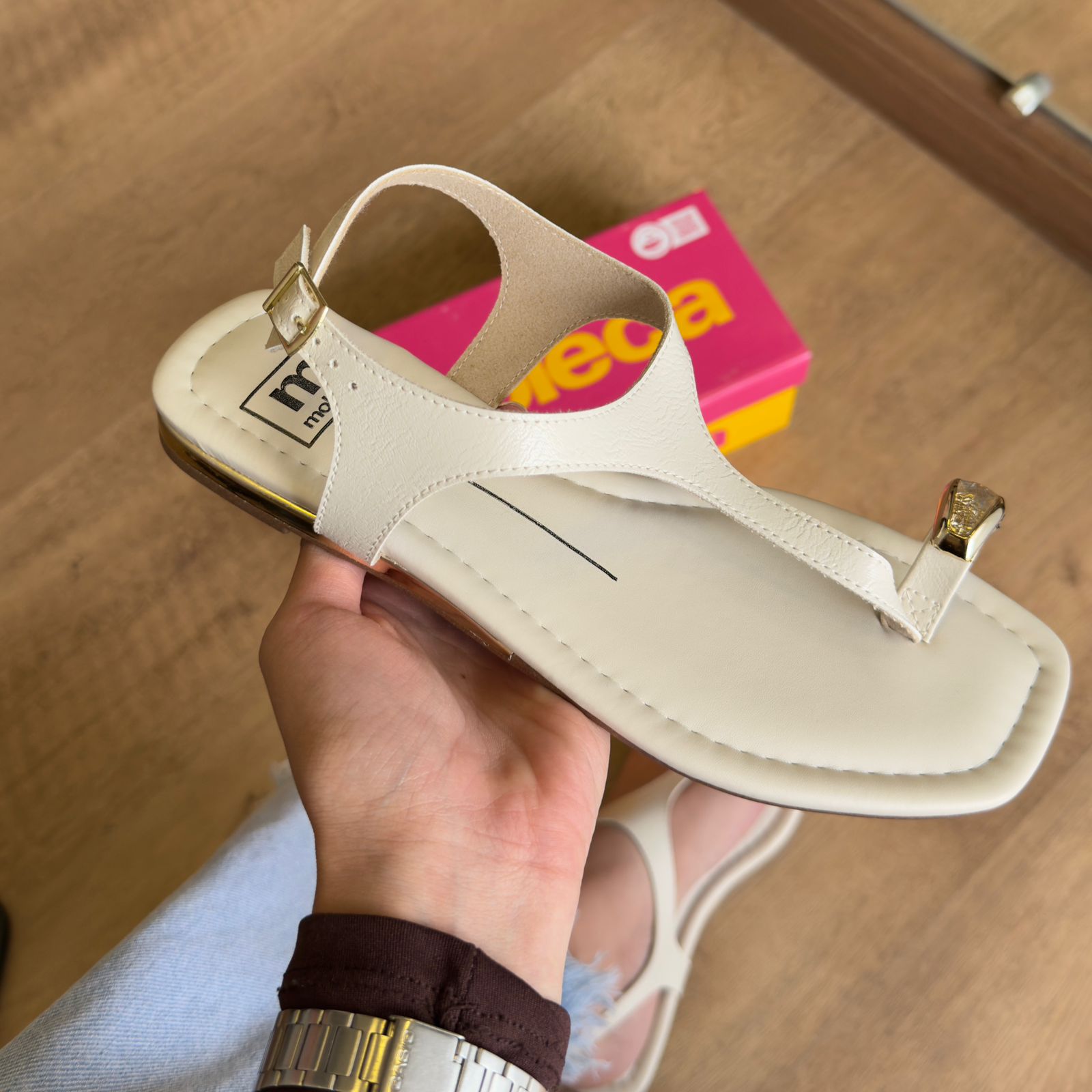 Sandália Moleca Rasteira Detalhe no Dedo 5559.103