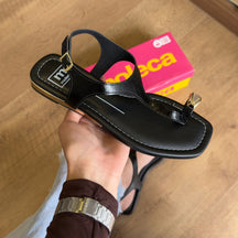 Sandália Moleca Rasteira Detalhe no Dedo 5559.103