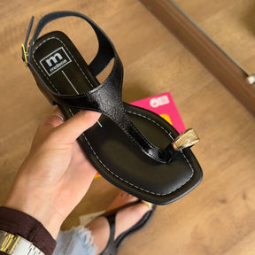 Sandália Moleca Rasteira Detalhe no Dedo 5559.103