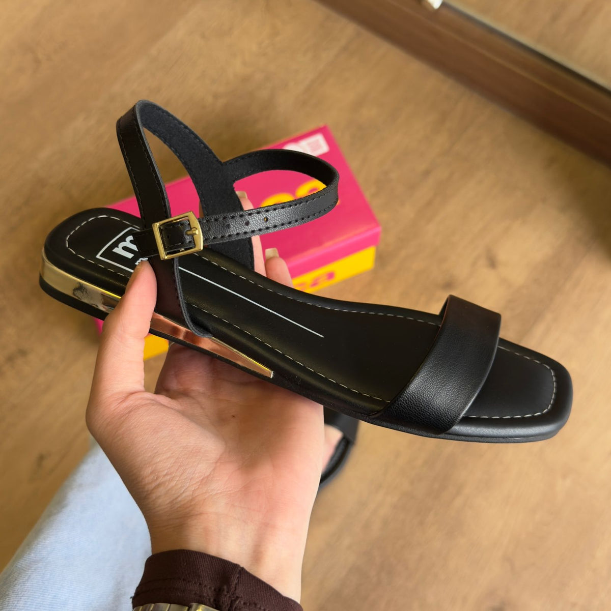 Sandália Moleca Rasteira Detalhe no Calcanhar 5559.101