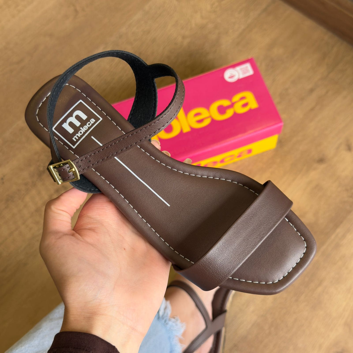 Sandália Moleca Rasteira Detalhe no Calcanhar 5559.101