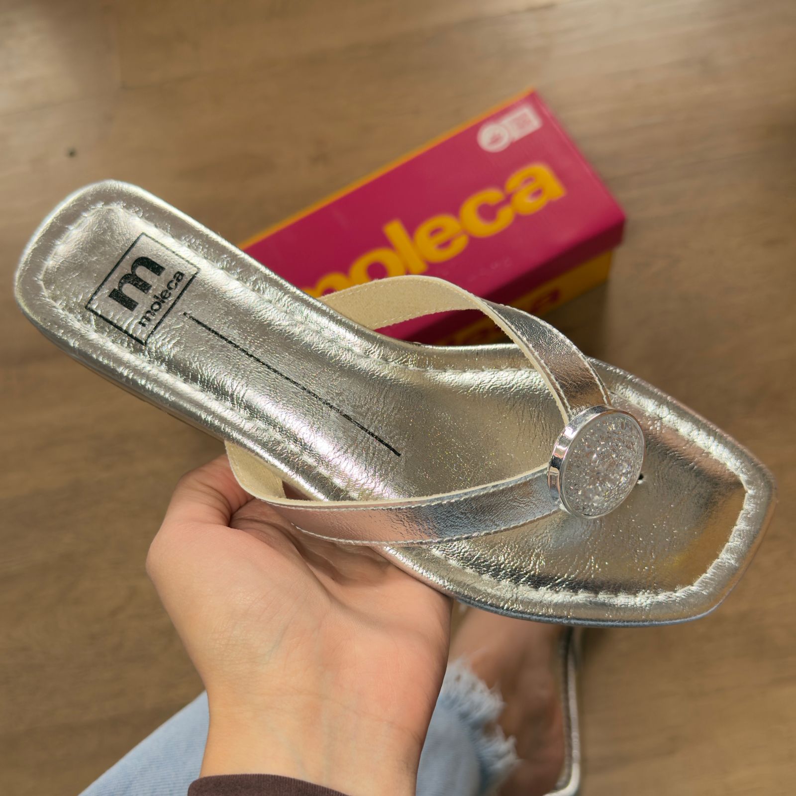 Sandália Moleca Rasteira Detalhe Circular na Tira 5559.102