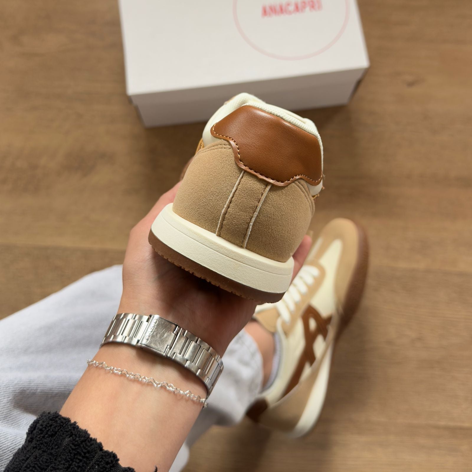 Tênis Ana Capri Couro Detalhe Lateral C30711