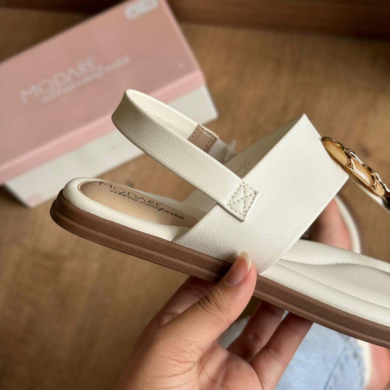 Sandália Modare Rasteira Com Pedrarias 7212.103