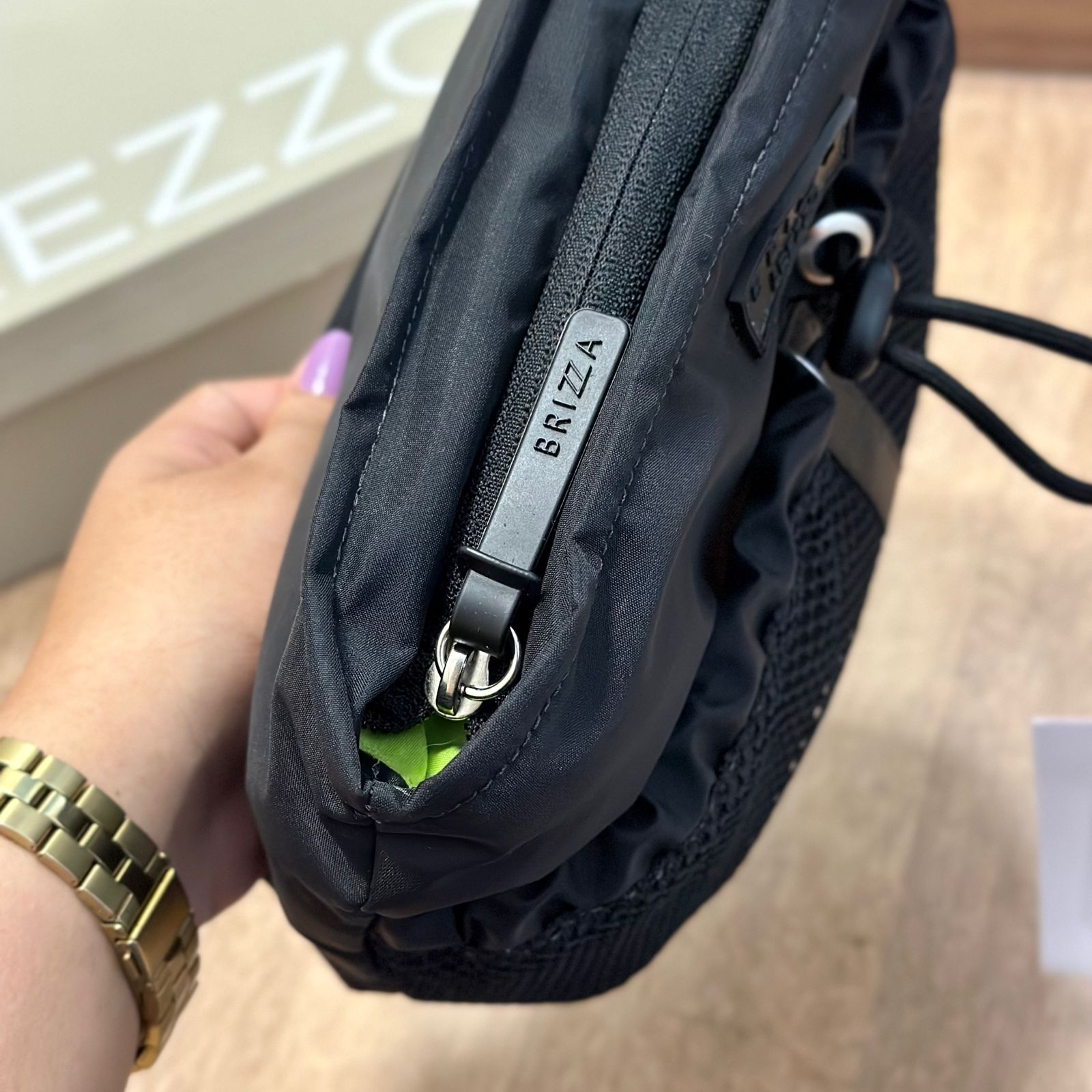 Bolsa Arezzo Pequena de Nylon A46050