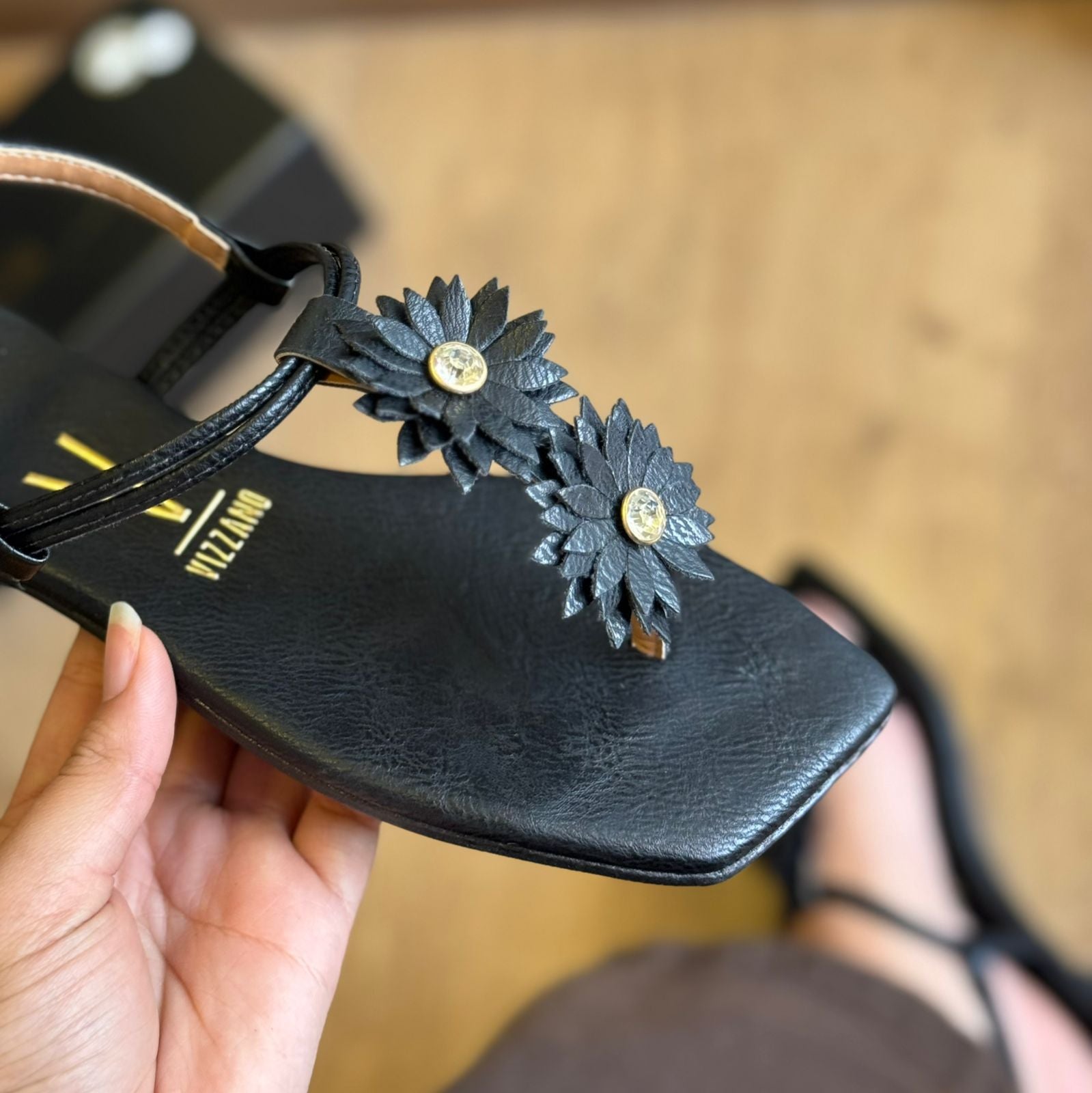 Sandália Vizzano Rasteira Detalhe de Flror 6553.205