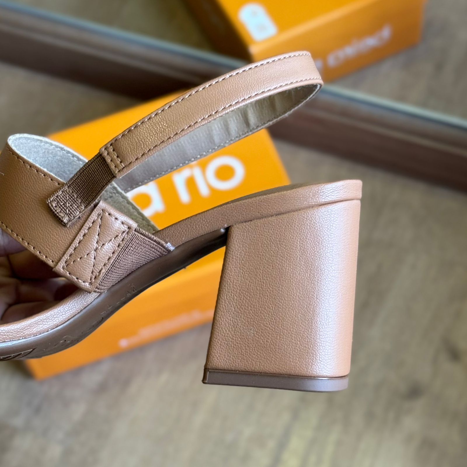 Salto Beira Rio Marfim Polido 8436.243