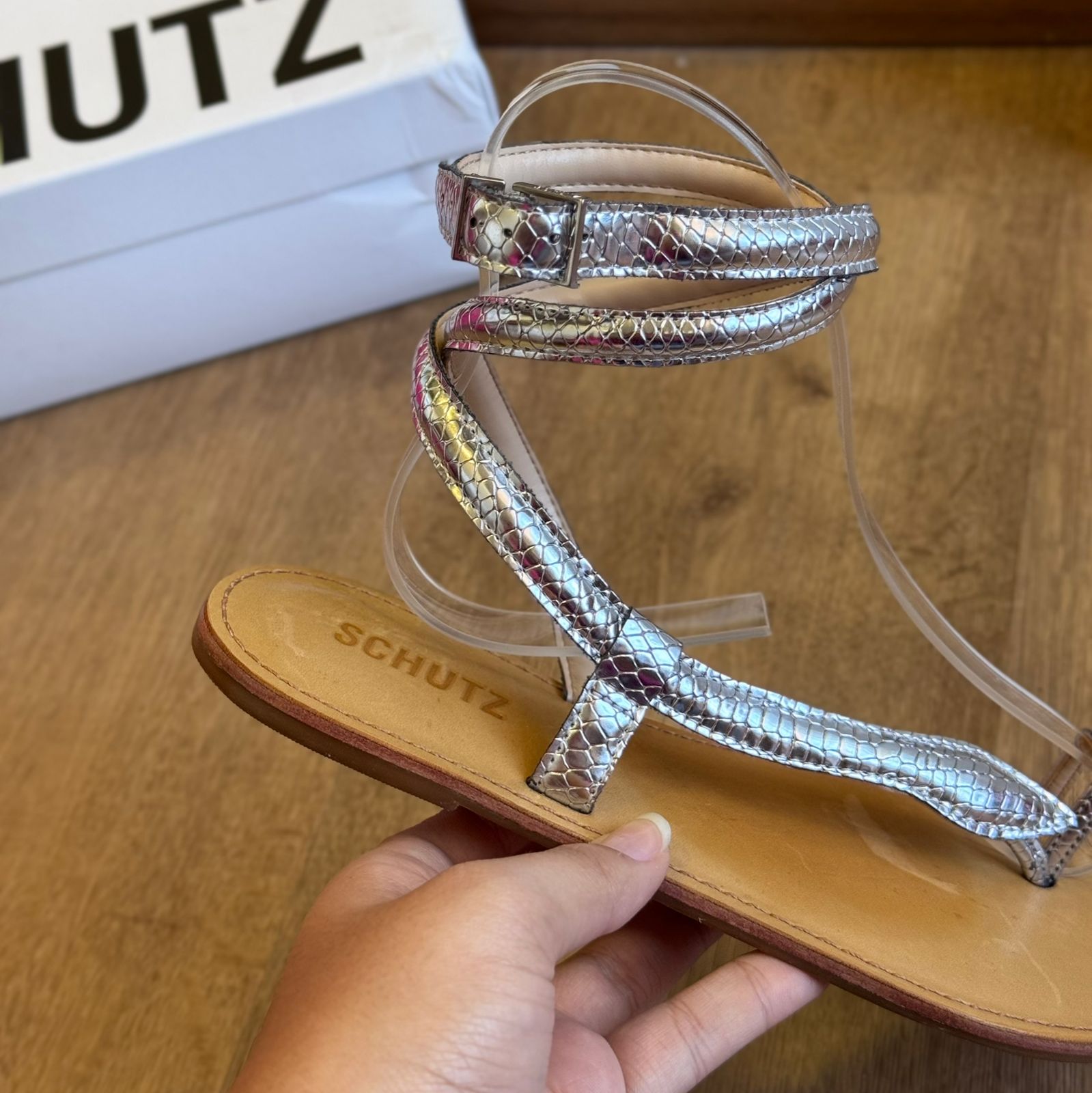 Sandália Schutz Rasteira Metalizada S042370334