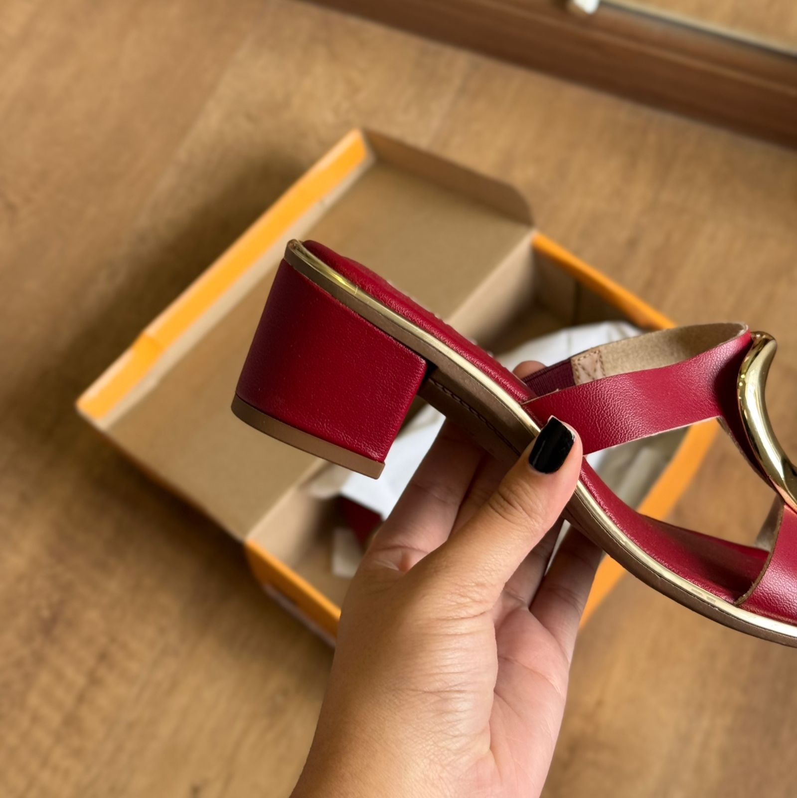 Sandália Beira Rio Salto Bloco Detalhe Circular Dourado 8379.257