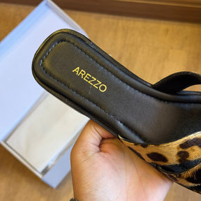 Sandália Arezzo Rasteira Tiras Entrelaçadas A131570013