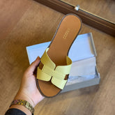 Chinelo Couro Arezzo Essenciais A110570001