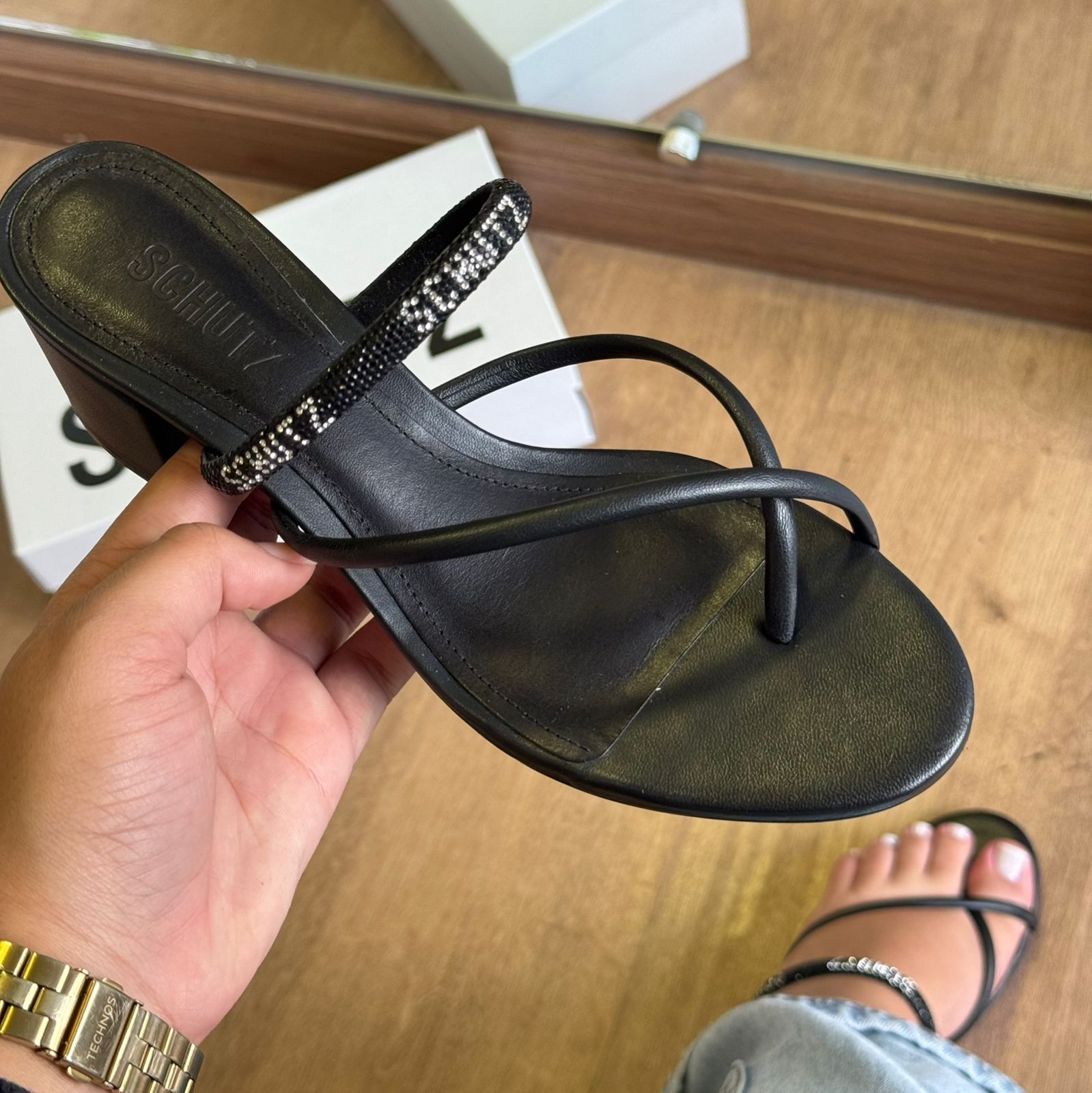 Sandália Schutz Salto Bloco Tiras com Strass S224950002