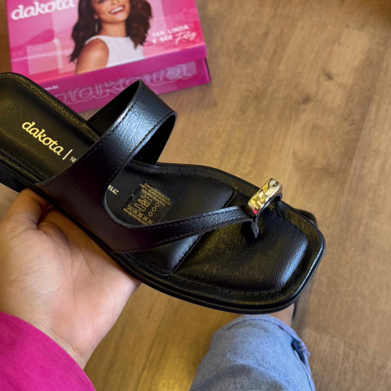 Sandália Dakota Salto Baixo Detalhe no Dedo Y8874