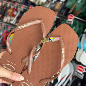 Havaianas Slim Square Logo Pop + Pin Tucano e Coqueiro