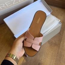 Chinelo Couro Arezzo Essenciais A110570001