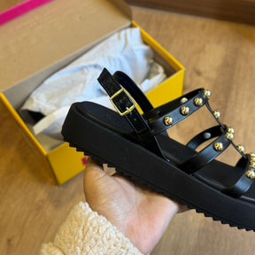 Sandália Moleca Detalher de Bolinhas Douradas 5489.119