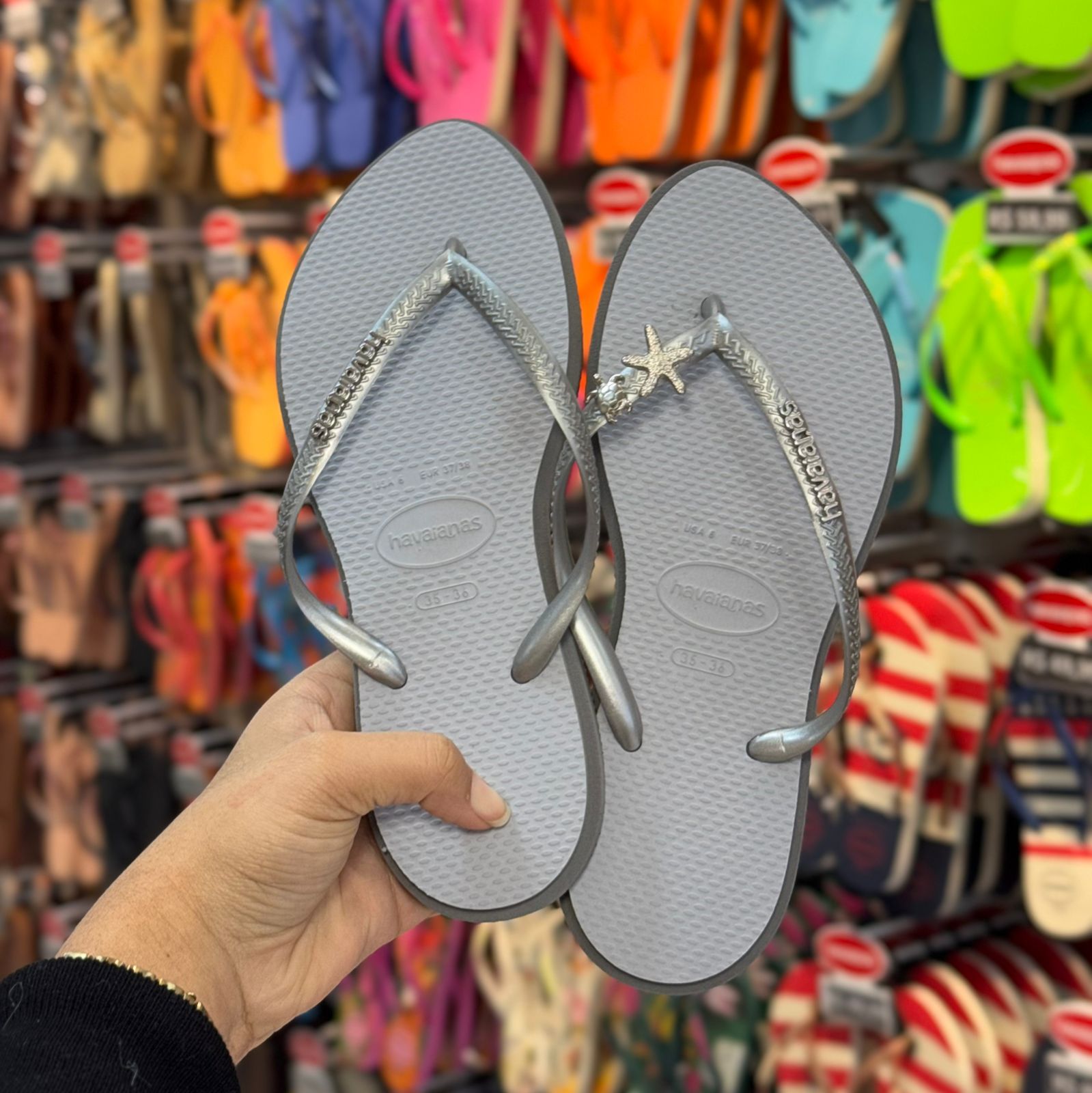 Havaianas Slim Point + Pin Estrela do Mar e Tartaruga