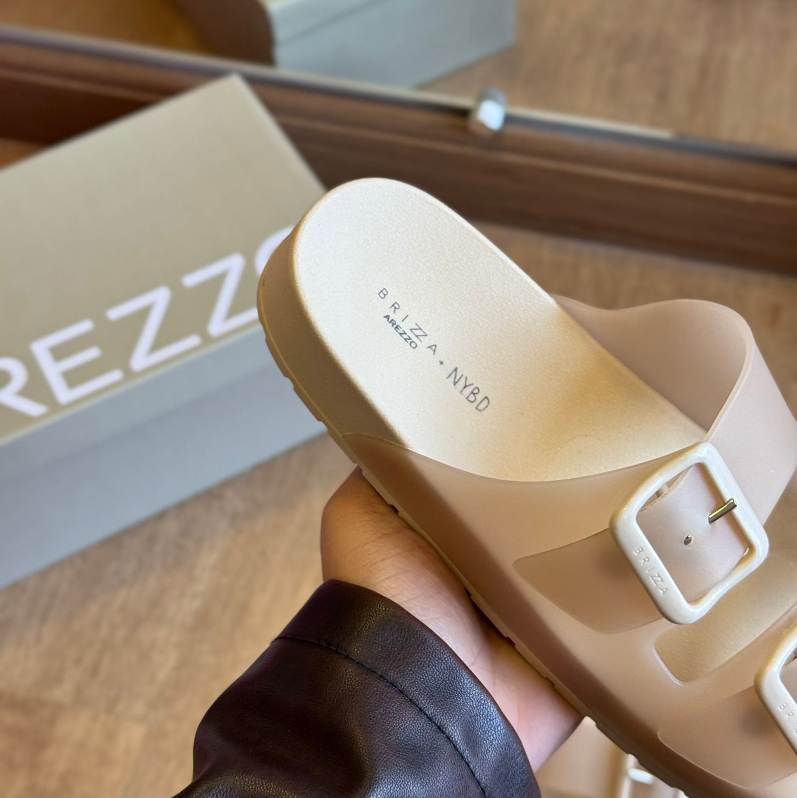 Chinelo Arezzo Slide com Fivelas Duplas Z190480004